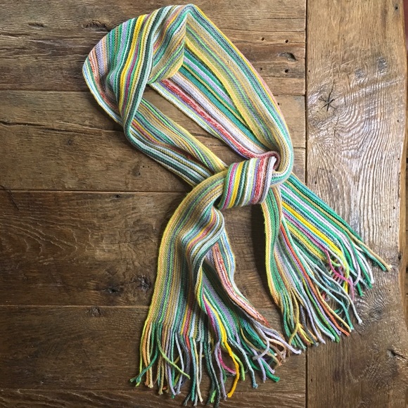 The Scarf of Many Colors - Picture 1 of 6